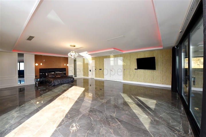 للباحثين عن التميز والفخامة - فيلا قيد الانشاء بموقع ومواصفات عالية - في كارجي جاك / الانيا 