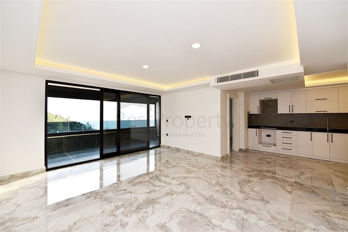 للباحثين عن التميز والفخامة - فيلا قيد الانشاء بموقع ومواصفات عالية - في كارجي جاك / الانيا 