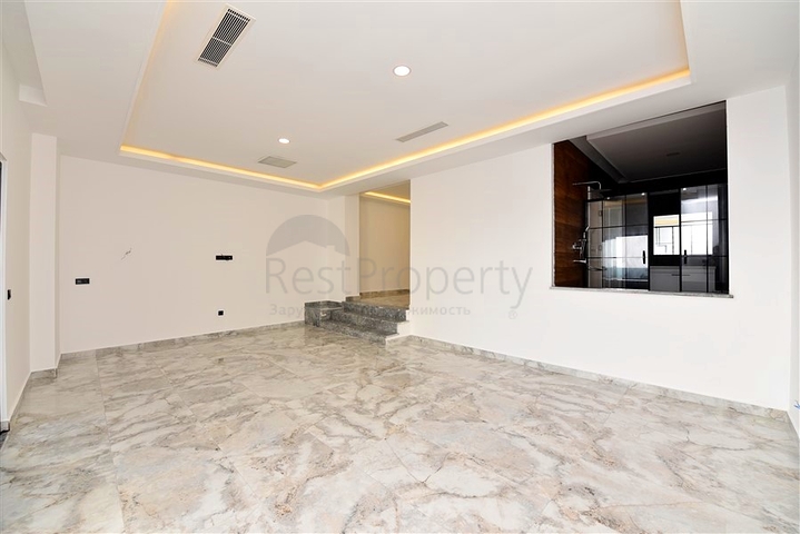 للباحثين عن التميز والفخامة - فيلا قيد الانشاء بموقع ومواصفات عالية - في كارجي جاك / الانيا 