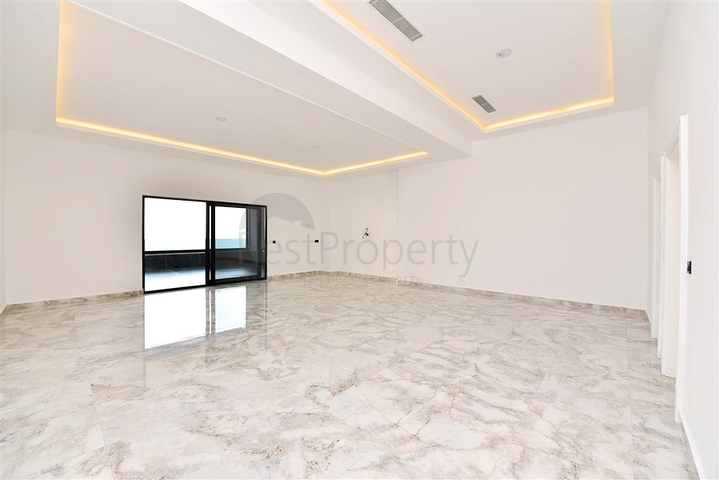 للباحثين عن التميز والفخامة - فيلا قيد الانشاء بموقع ومواصفات عالية - في كارجي جاك / الانيا 