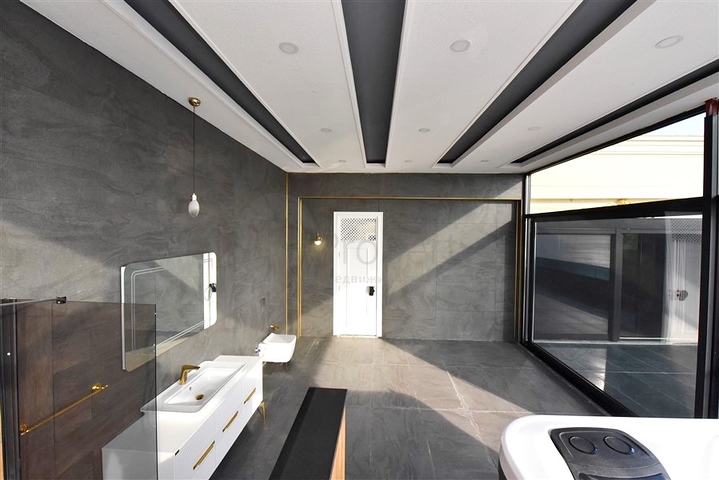 للباحثين عن التميز والفخامة - فيلا قيد الانشاء بموقع ومواصفات عالية - في كارجي جاك / الانيا 