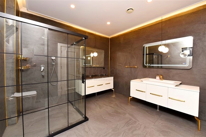 للباحثين عن التميز والفخامة - فيلا قيد الانشاء بموقع ومواصفات عالية - في كارجي جاك / الانيا 