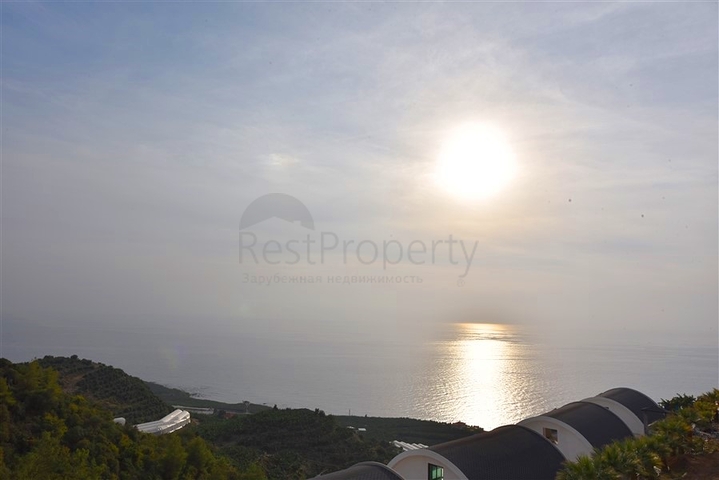 للباحثين عن التميز والفخامة - فيلا قيد الانشاء بموقع ومواصفات عالية - في كارجي جاك / الانيا 