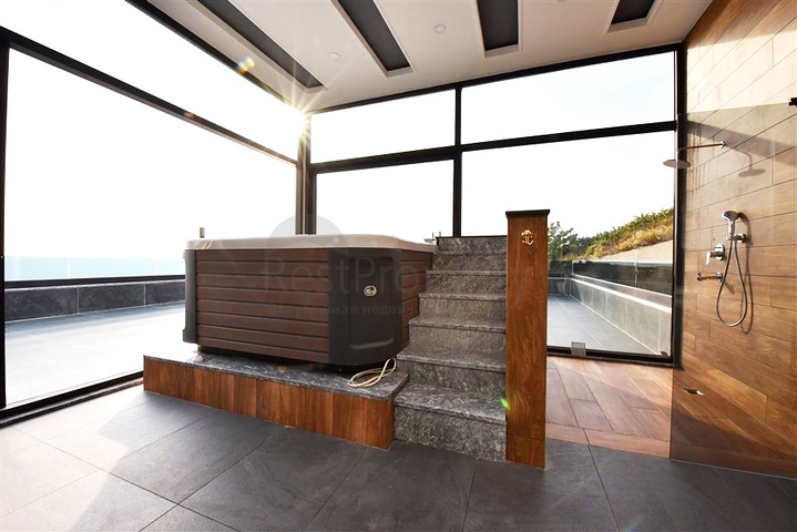 للباحثين عن التميز والفخامة - فيلا قيد الانشاء بموقع ومواصفات عالية - في كارجي جاك / الانيا 