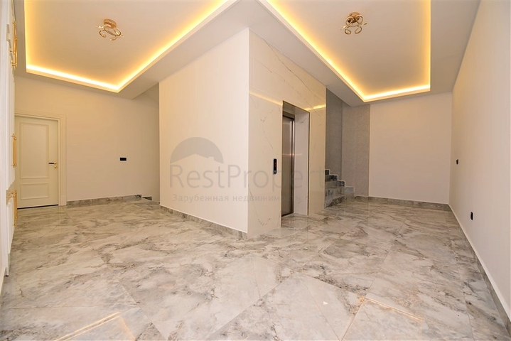 للباحثين عن التميز والفخامة - فيلا قيد الانشاء بموقع ومواصفات عالية - في كارجي جاك / الانيا 