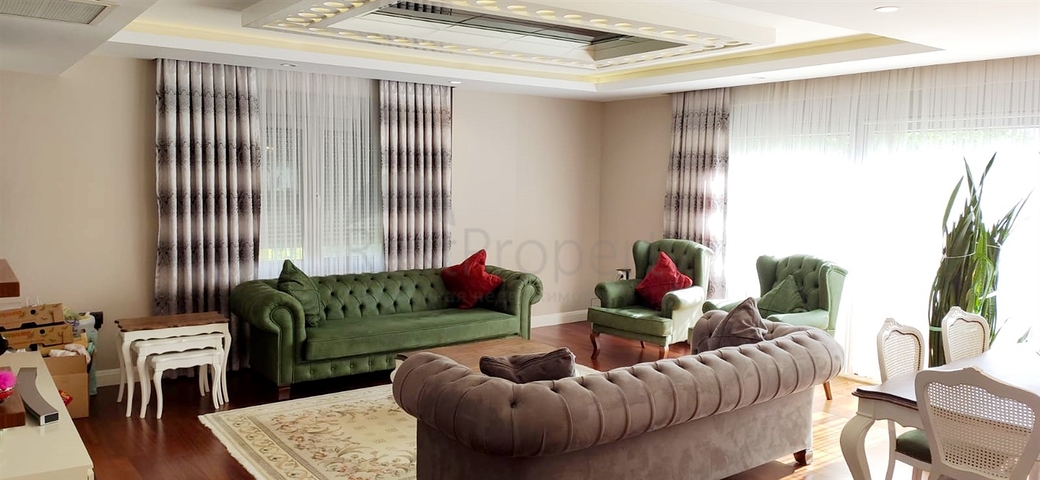 شقة مريحة 4 + 1 في أونجالي أنطاليا