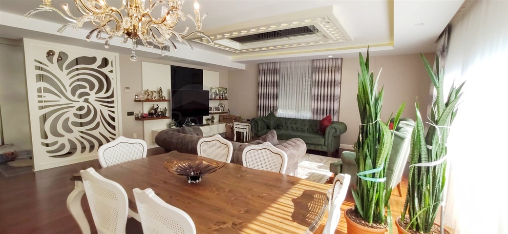 شقة مريحة 4 + 1 في أونجالي أنطاليا