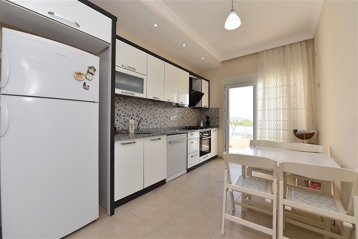 شقة غرفتين وصالة - مطبخ منفصل - بناء جديد -في منطقة اكورجلار  / الانيا 