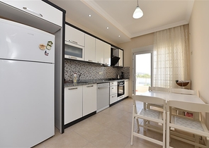 شقة غرفتين وصالة - مطبخ منفصل - بناء جديد -في منطقة اكورجلار  / الانيا 