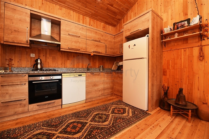 منزل خشبي مميز بين احضان الطبيعة - مع ارض زراعية مساحة 4 دونم ونصف -في ديمرتاش / الانيا 