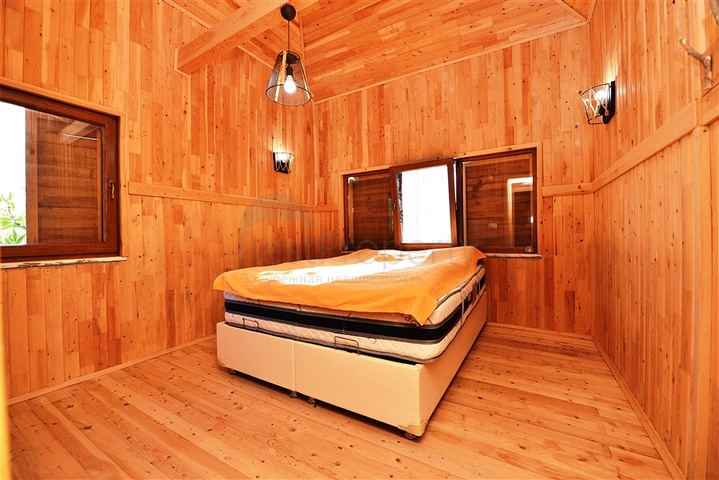 منزل خشبي مميز بين احضان الطبيعة - مع ارض زراعية مساحة 4 دونم ونصف -في ديمرتاش / الانيا 