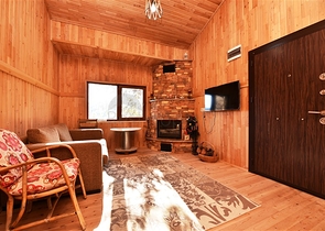 منزل خشبي مميز بين احضان الطبيعة - مع ارض زراعية مساحة 4 دونم ونصف -في ديمرتاش / الانيا 