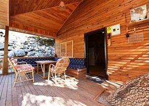 منزل خشبي مميز بين احضان الطبيعة - مع ارض زراعية مساحة 4 دونم ونصف -في ديمرتاش / الانيا 