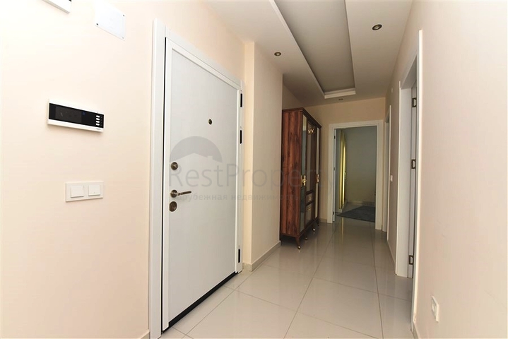 ضمن مجمع سكني حديث - قريب من البحر - شقة غرفتين وصالة في منطقة كارجي جاك / الانيا 