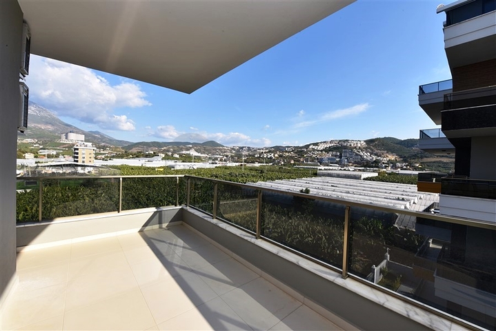 ضمن مجمع سكني حديث - قريب من البحر - شقة غرفتين وصالة في منطقة كارجي جاك / الانيا 