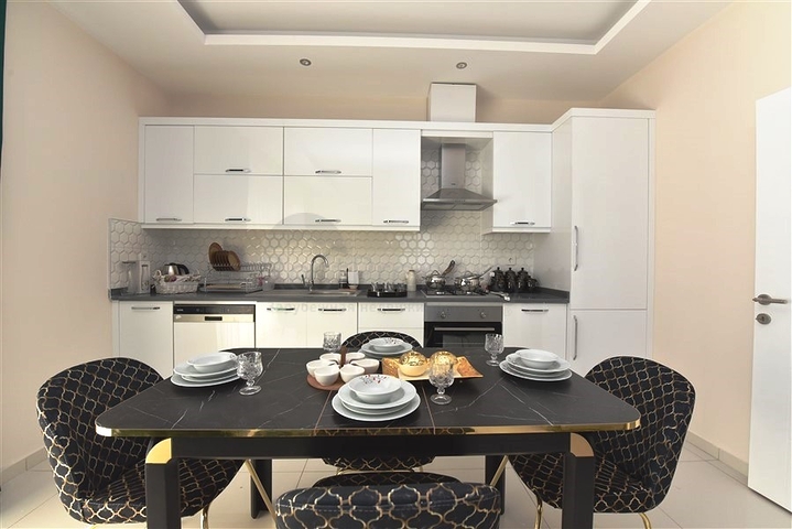 ضمن مجمع سكني حديث - قريب من البحر - شقة غرفتين وصالة في منطقة كارجي جاك / الانيا 