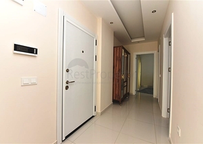 ضمن مجمع سكني حديث - قريب من البحر - شقة غرفتين وصالة في منطقة كارجي جاك / الانيا 