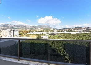 ضمن مجمع سكني حديث - قريب من البحر - شقة غرفتين وصالة في منطقة كارجي جاك / الانيا 