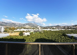 ضمن مجمع سكني حديث - قريب من البحر - شقة غرفتين وصالة في منطقة كارجي جاك / الانيا 