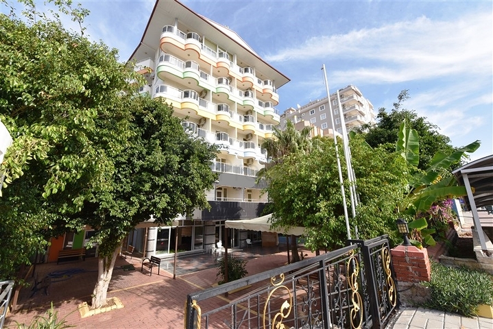 فندق للبيع - على البحر مباشرة - في مهموتلار / الانيا 