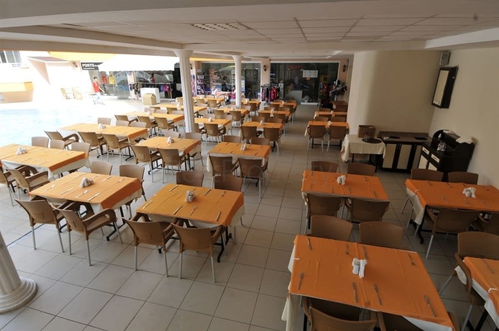 فندق للبيع - على البحر مباشرة - في مهموتلار / الانيا 