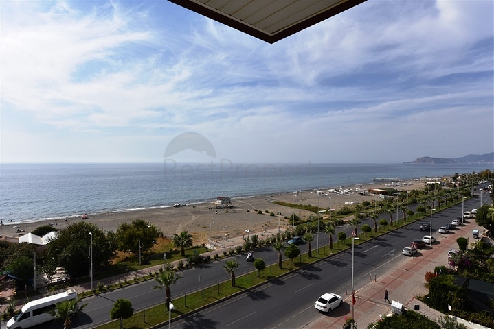 فندق للبيع - على البحر مباشرة - في مهموتلار / الانيا 