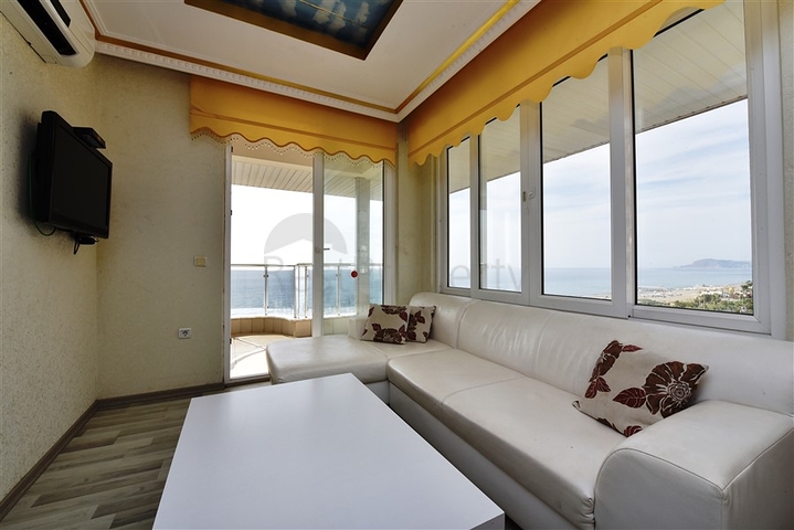 فندق للبيع - على البحر مباشرة - في مهموتلار / الانيا 