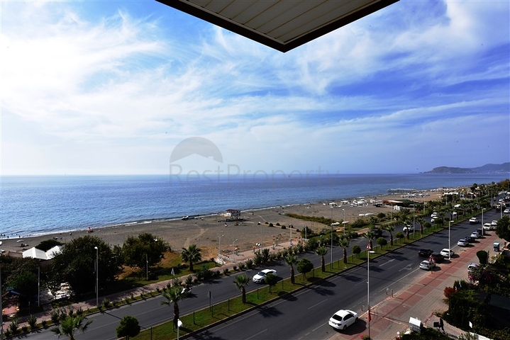 فندق للبيع - على البحر مباشرة - في مهموتلار / الانيا 