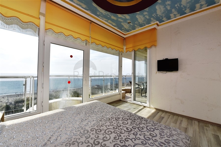 فندق للبيع - على البحر مباشرة - في مهموتلار / الانيا 