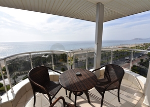 فندق للبيع - على البحر مباشرة - في مهموتلار / الانيا 