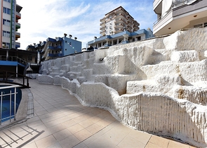 فندق للبيع - على البحر مباشرة - في مهموتلار / الانيا 