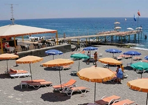 فندق للبيع - على البحر مباشرة - في مهموتلار / الانيا 