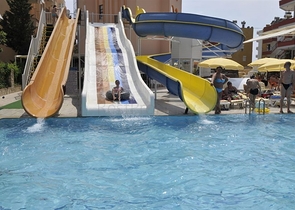 فندق للبيع - على البحر مباشرة - في مهموتلار / الانيا 