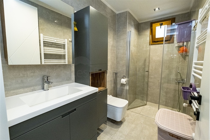 شقة بغرفة نوم واحدة مع أثاث في ليمان كونيالتي