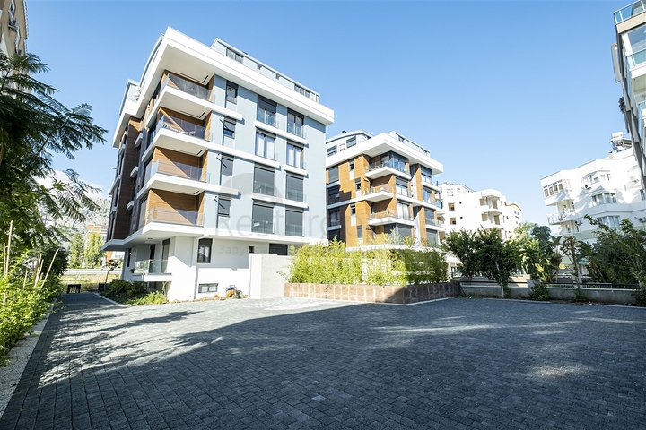 شقة بغرفة نوم واحدة مع أثاث في ليمان كونيالتي