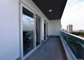 ضمن مجمع يضم كافة الخدمات - شقة مؤثثة من تصميم غرفة وصالة - في مهموتلار / الانيا 