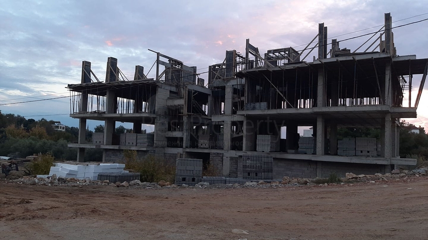 بالاقساط دون فوائد - شقق بأسعار مناسبة ضمن مجمع قيد الانشاء - في افسلار / الانيا 