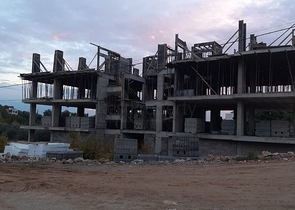 بالاقساط دون فوائد - شقق بأسعار مناسبة ضمن مجمع قيد الانشاء - في افسلار / الانيا 