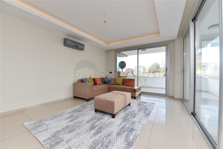 دوبلكس ارضية - تصميم غرفتين وصالة - ضمن مجمع يضم كافة الخدمات في كاستل / الانيا 