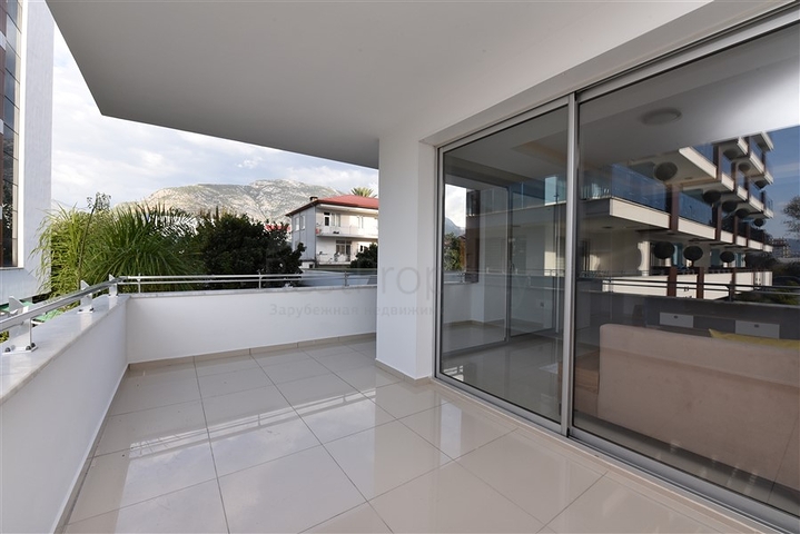 دوبلكس ارضية - تصميم غرفتين وصالة - ضمن مجمع يضم كافة الخدمات في كاستل / الانيا 