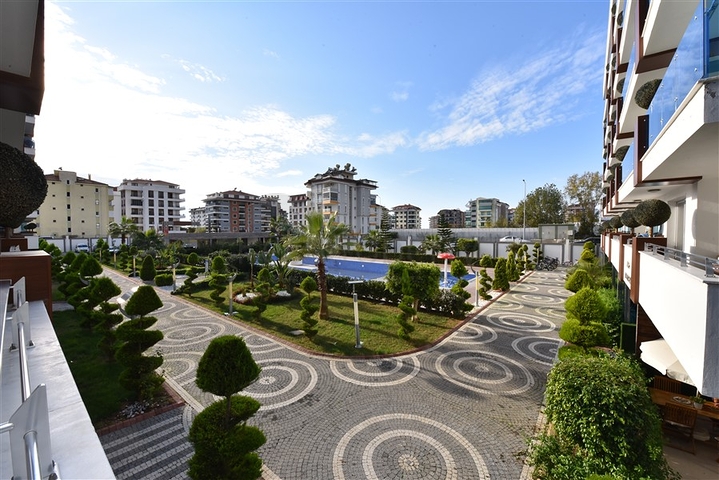 دوبلكس ارضية - تصميم غرفتين وصالة - ضمن مجمع يضم كافة الخدمات في كاستل / الانيا 