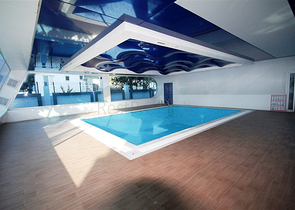 دوبلكس ارضية - تصميم غرفتين وصالة - ضمن مجمع يضم كافة الخدمات في كاستل / الانيا 