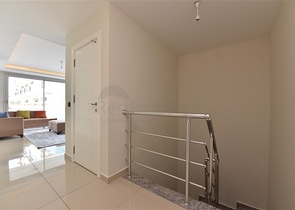 دوبلكس ارضية - تصميم غرفتين وصالة - ضمن مجمع يضم كافة الخدمات في كاستل / الانيا 