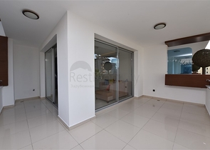 دوبلكس ارضية - تصميم غرفتين وصالة - ضمن مجمع يضم كافة الخدمات في كاستل / الانيا 