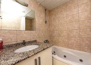 شقة غرفة وصالة -مفروشة - في منطقة جيكجلي / الانيا 