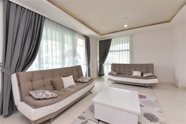 اول صف على البحر- مجمع فاخر - شقة 1+1 - في كاستل / الانيا 