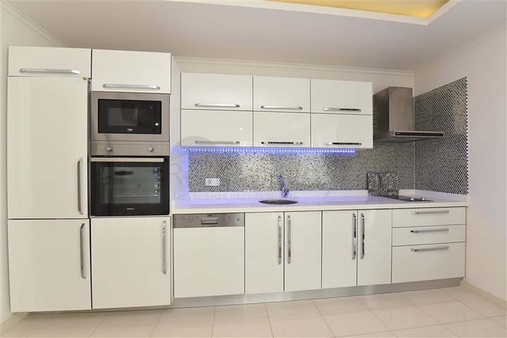 اول صف على البحر- مجمع فاخر - شقة 1+1 - في كاستل / الانيا 