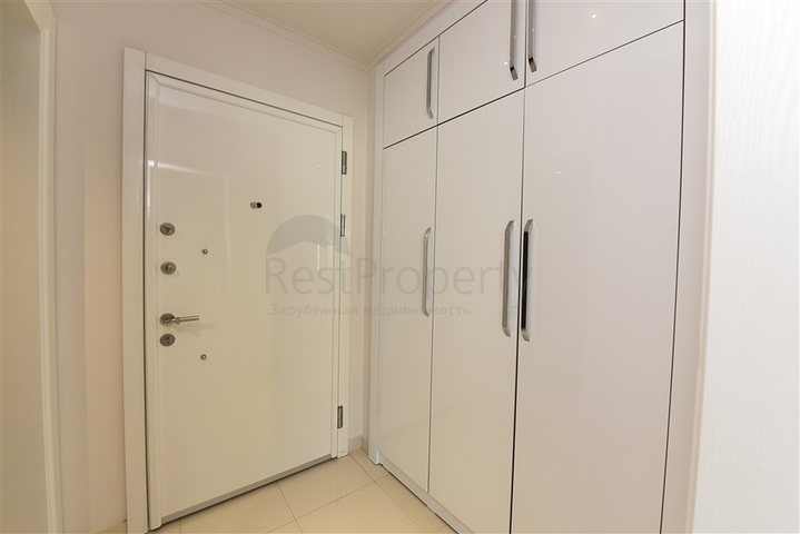 اول صف على البحر- مجمع فاخر - شقة 1+1 - في كاستل / الانيا 