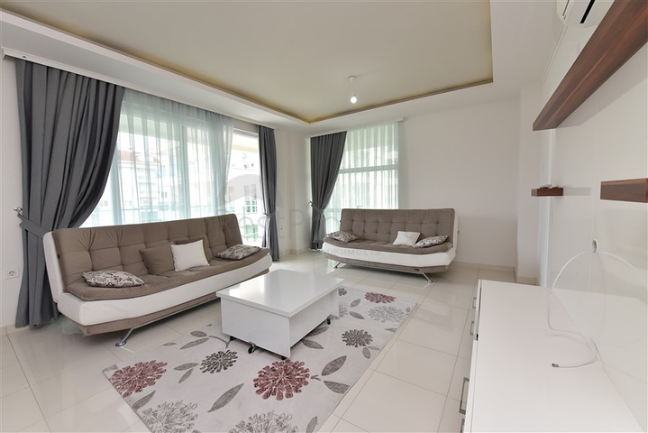 اول صف على البحر- مجمع فاخر - شقة 1+1 - في كاستل / الانيا 