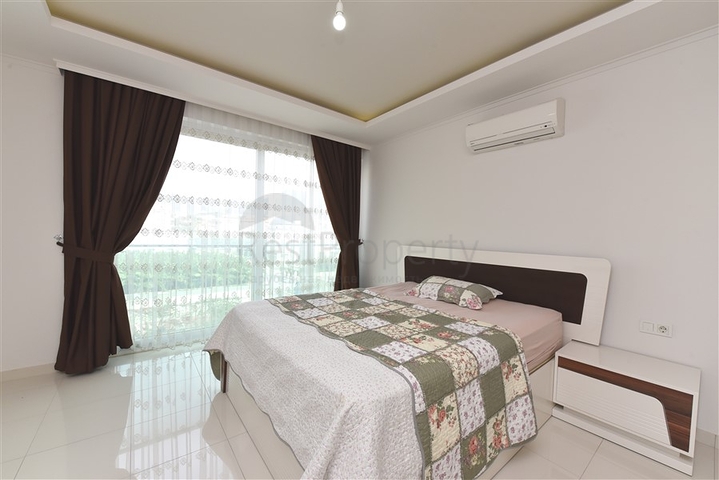 اول صف على البحر- مجمع فاخر - شقة 1+1 - في كاستل / الانيا 